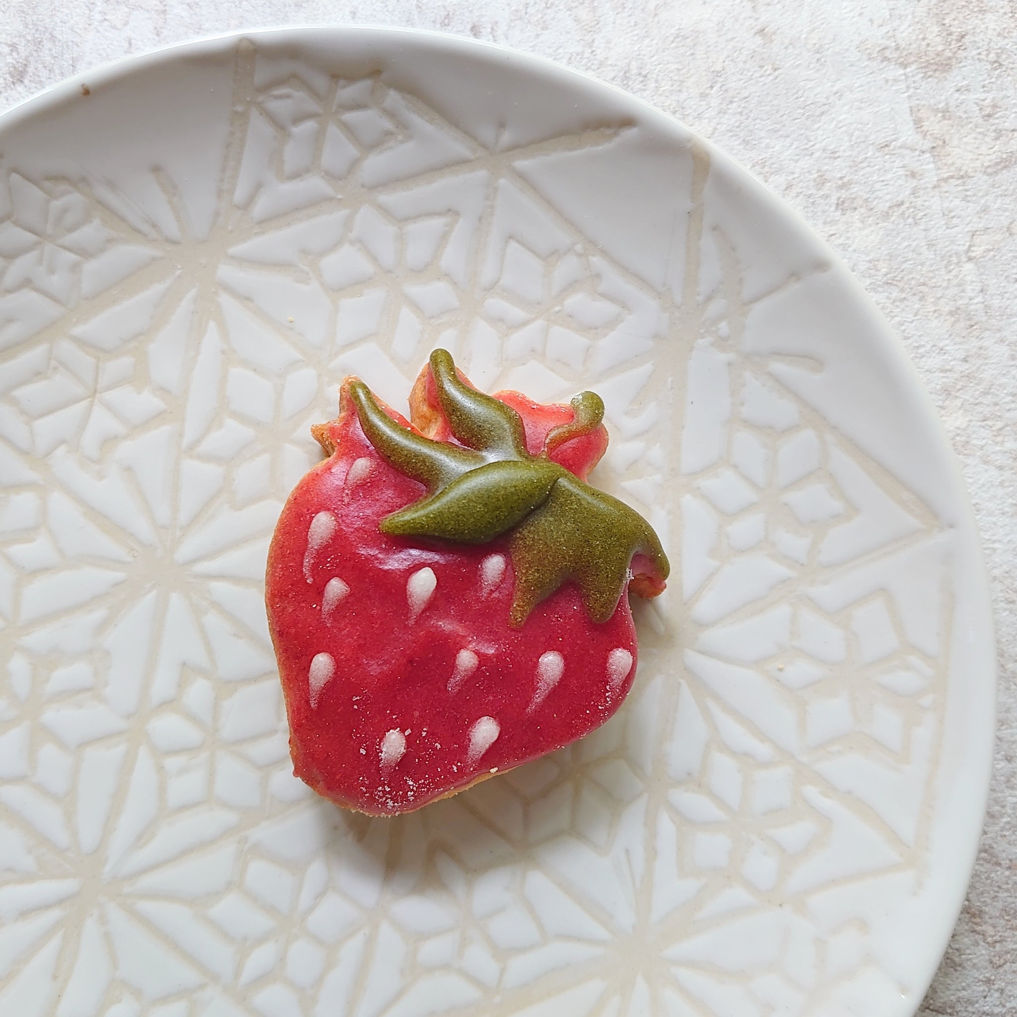 いちごのお菓子のお家 2025年】魅惑のいちごスイーツをお取り寄せ！｜ELLE gourmet